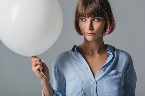 Chica con globo blanco —  Fotos de Stock