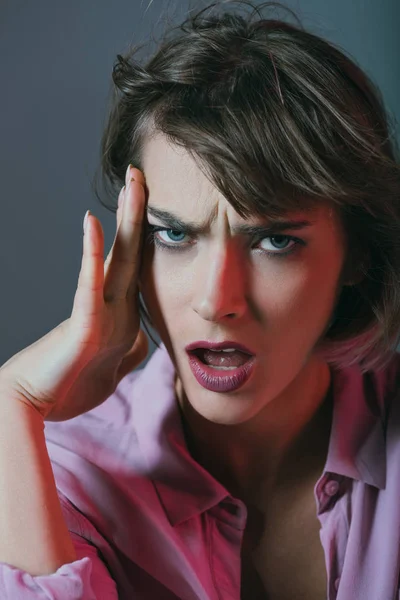 Attractive shocked girl — Free Stock Photo