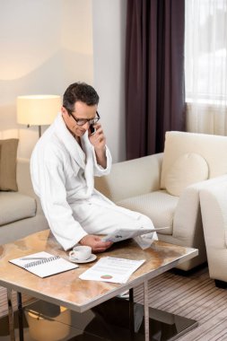 Evet bornoz işadamı