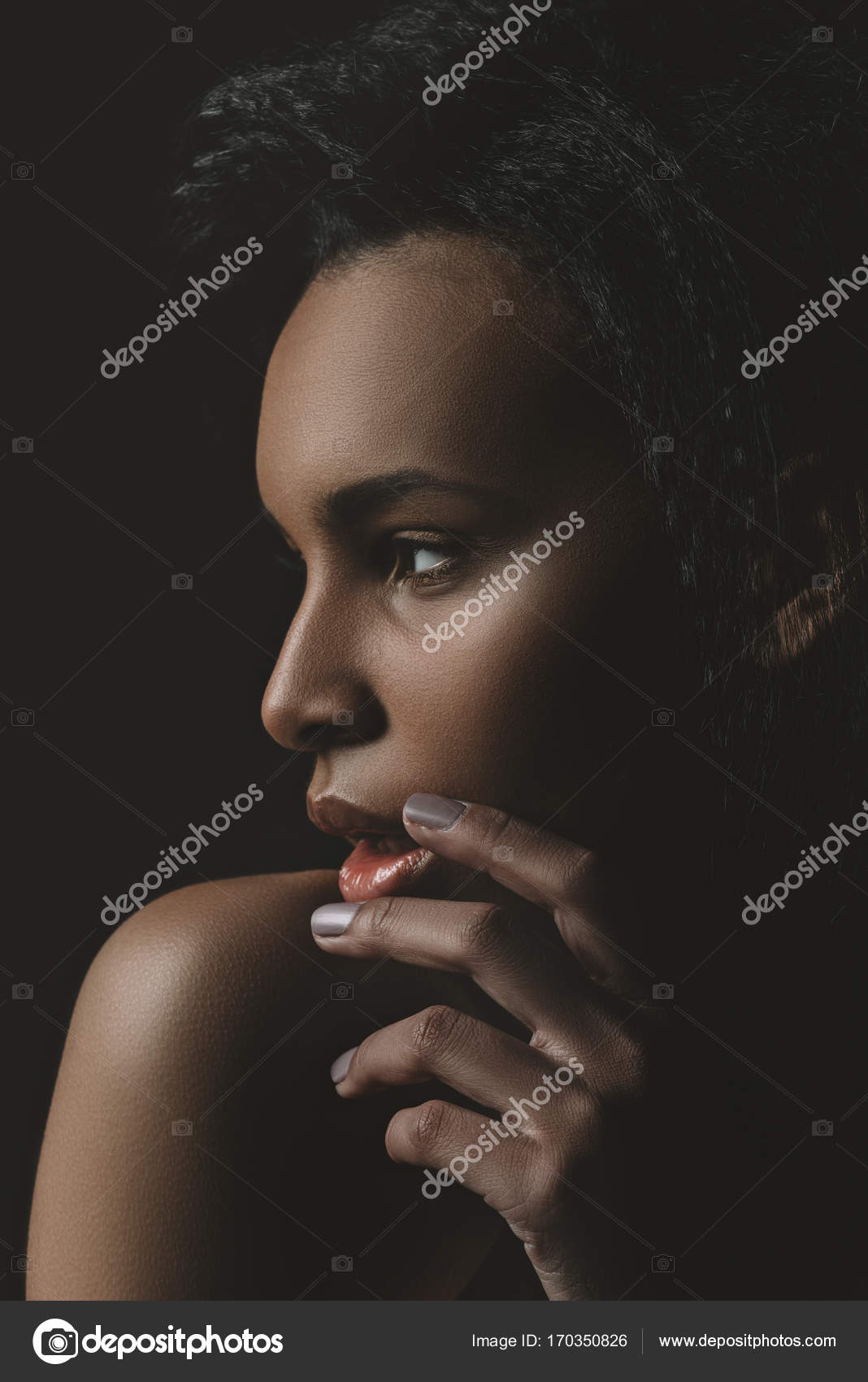 Sensual afro girl Stock Photo by ©ArturVerkhovetskiy 170350826