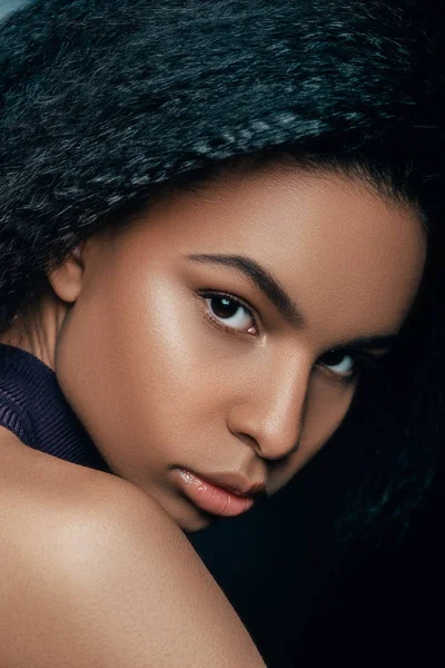 Atraente menina afro-americana — Fotografia de Stock