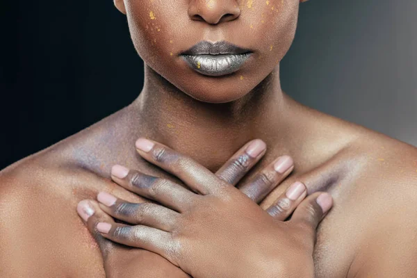 Femme avec maquillage argenté — Photo