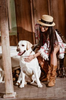 boho stil köpekleri kadın 