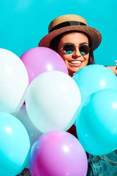 Helyum balonları bohem kız — Stok fotoğraf