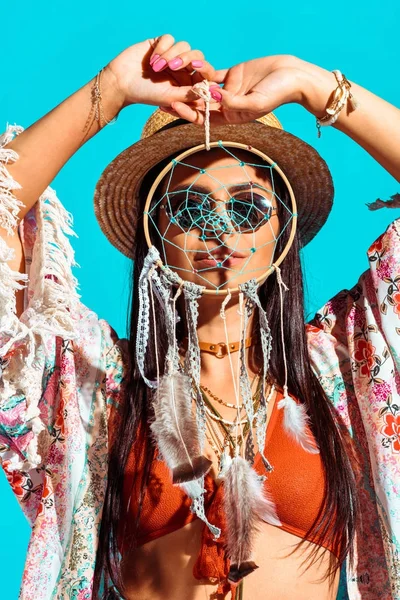 Bohemian girl holding dreamcatcher — Stock Photo, Image