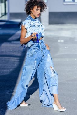 şık Afro-Amerikan modeli 