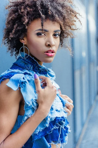 Menina americana africana elegante — Fotografia de Stock