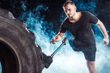 Lastik ayakta Paralimpik sporcusu
