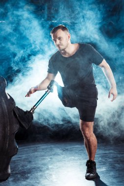 Lastik ayakta Paralimpik sporcusu