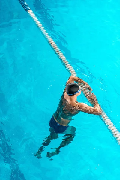 Swimmer in swimming pool — Stock Photo, Image