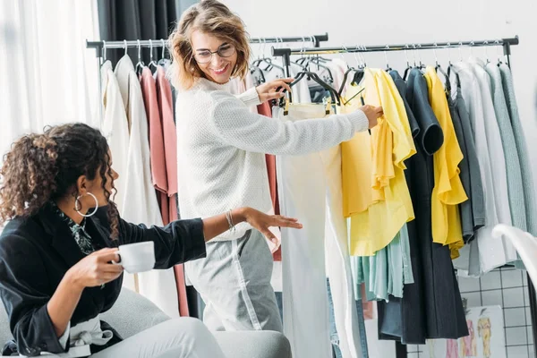 Fashion designer drinking tea — Stock Photo, Image