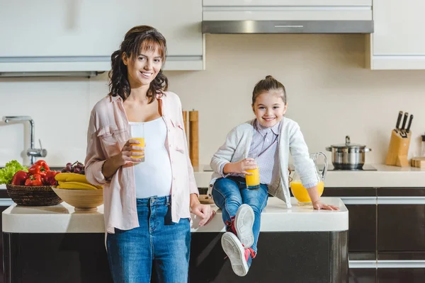 Mor och dotter — Stockfoto