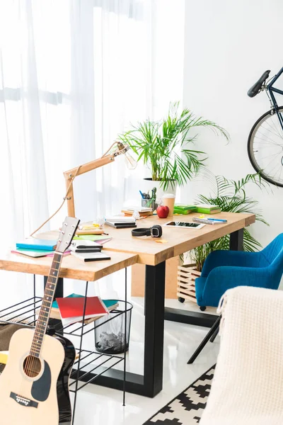 Working Table Acoustic Guitar Home — Free Stock Photo
