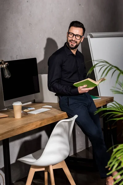 Smiling Businessman Standing Book Office — Stock Photo, Image