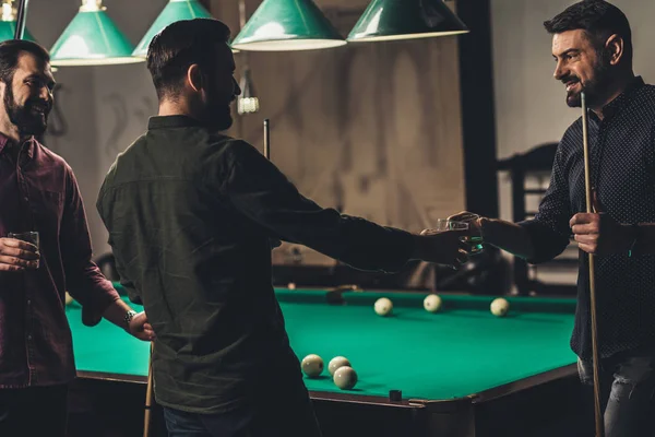 Company Successful Handsome Men Drink Pool Table Bar — Free Stock Photo