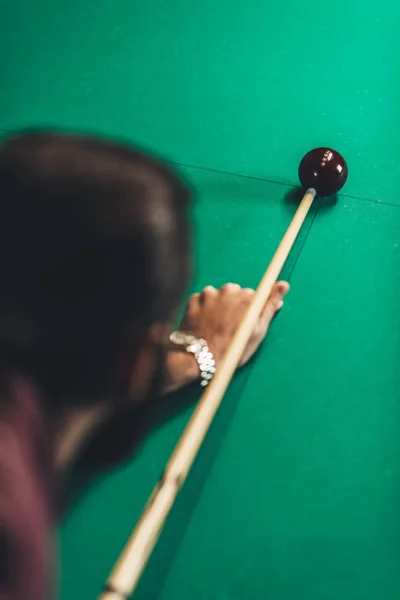 Back View Cropped Man Playing Russian Pool — Stock Photo, Image