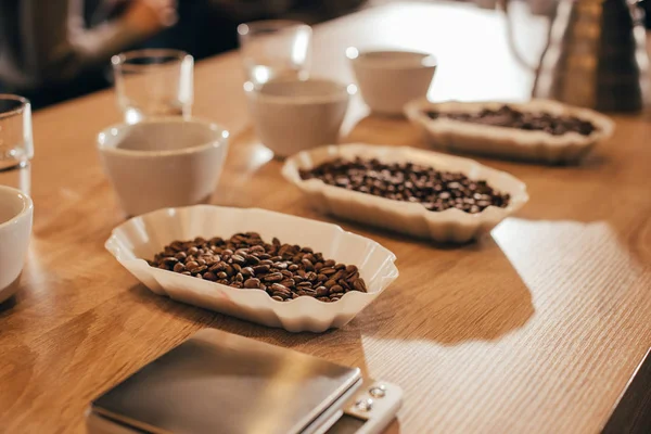 Zár Megjelöl Kilátás Megbeszélt Tálak Kávé Bab Grind Kávé Élelmiszer — Stock Fotó