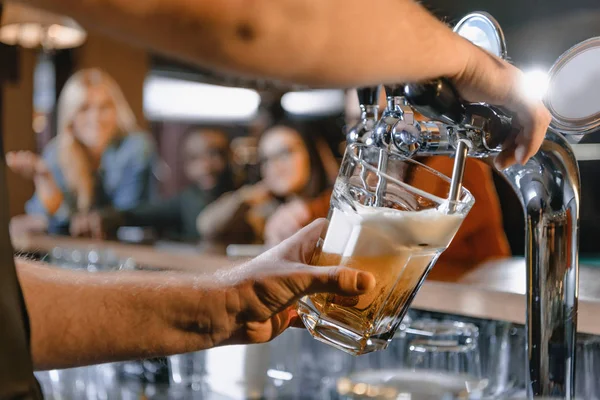 Cropped Image Barman Pouring Beer Glass Bar — Stock Photo, Image
