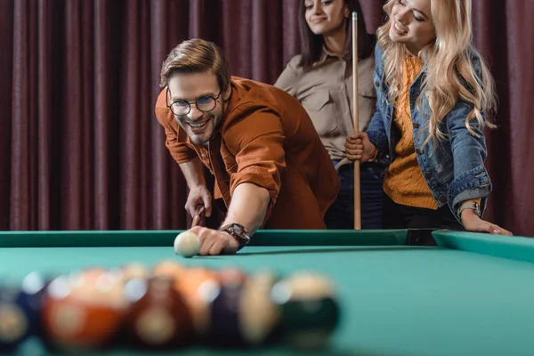 Handsome Man Playing Pool Bar Girls — Stock Photo, Image
