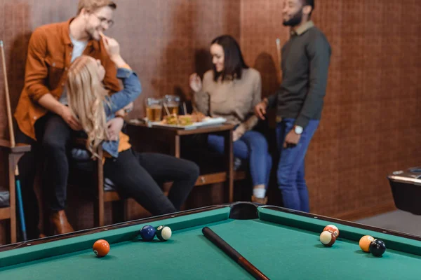 Company Multiethnic Friends Eating Drinking Pool Table Bar — Stock Photo, Image