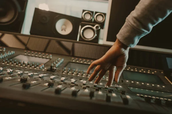 Cropped Shot Sound Producer Setting Graphic Equalizer Studio — Stock Photo, Image