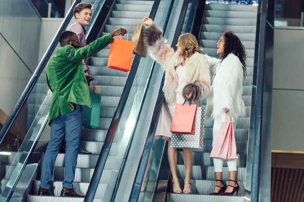 Stylish Young Male Female Shoppers Escalators Mall — Stock Photo, Image