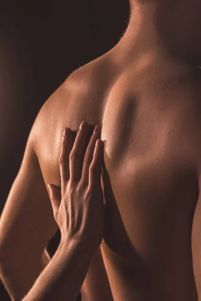 Vista Recortada Mujer Tocando Espalda Amante Aislado Marrón —  Fotos de Stock