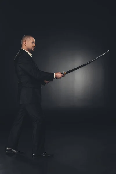 Side View Mature Man Suit Katana Sword Dark Background — Stock Photo, Image