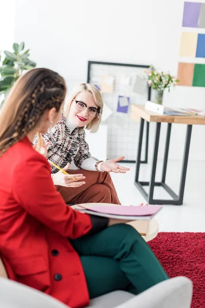 Fashionable Magazine Editors Working Modern Office — Free Stock Photo