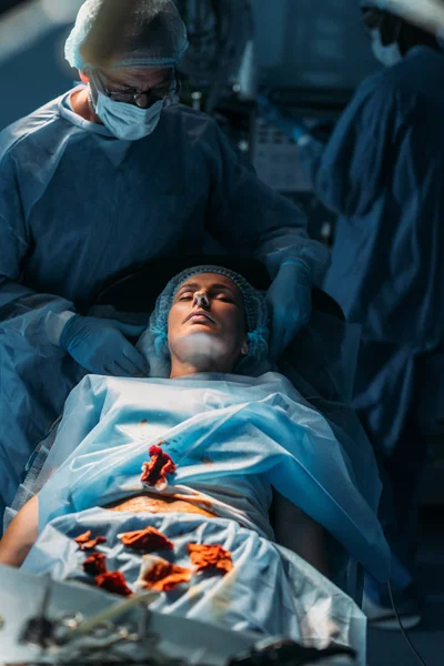 Paciente Feminina Durante Cirurgia Centro Cirúrgico — Fotografia de Stock