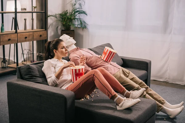 Woman Eating Popcorn While Watching Film Together Manikin Home Perfect — Stock Photo, Image