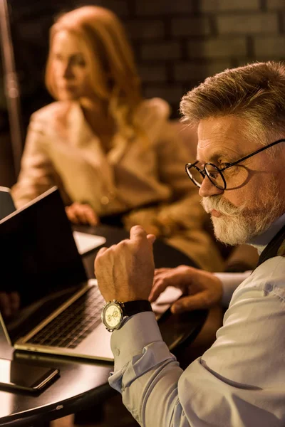 Selective Focus Senior Businessman Meeting Colleague Cafe — Stock Photo, Image