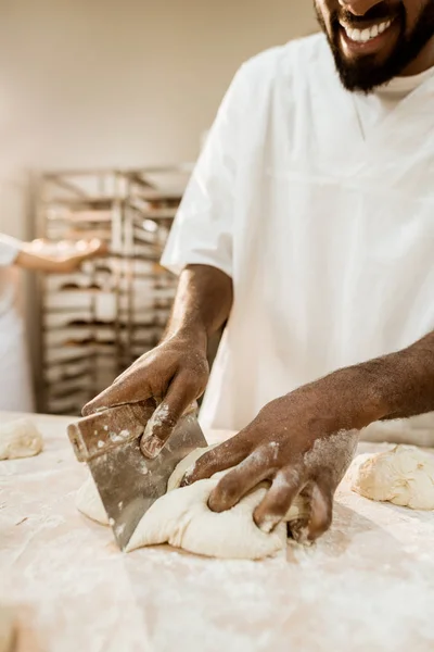 Cropped Shot African American Baker Cutting Dough Dough Knife — Stock Photo, Image