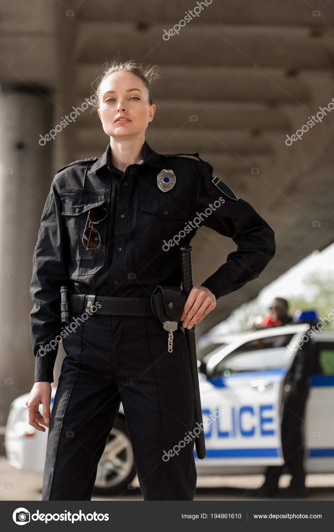 Are joke police a officers female In the