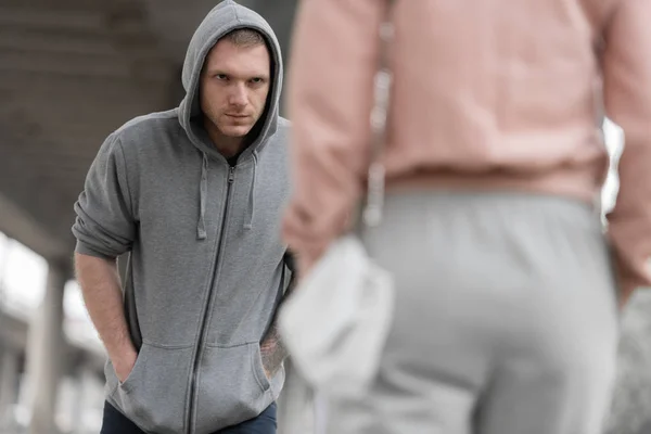 Young Male Robber Hoodie Going Steal Handbag Woman — Stock Photo, Image