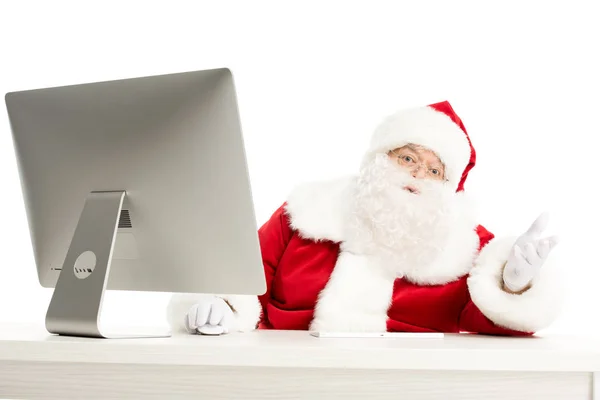 Babbo Natale utilizzando il computer — Foto stock