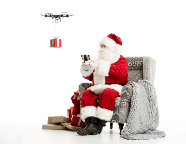 Papai Noel usando drone — Fotografia de Stock
