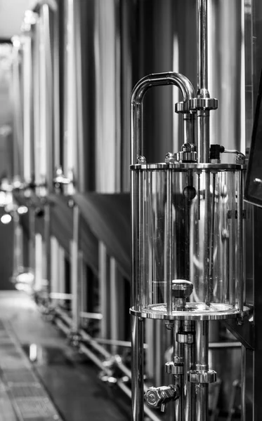 Moderna fabbrica di birra attrezzature — Foto stock