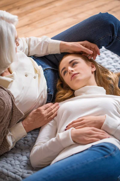 Teenage girl with grandmother — Stock Photo