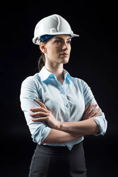 Architecte féminine dans le casque — Photo de stock