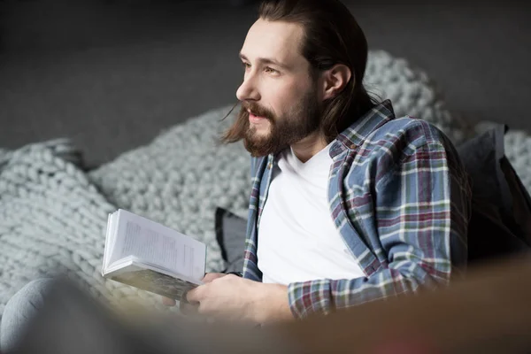 Man holding book — Stock Photo