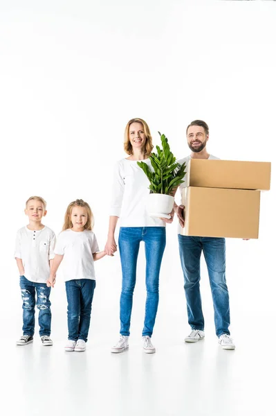 Famiglia trasferirsi in una nuova casa — Foto stock