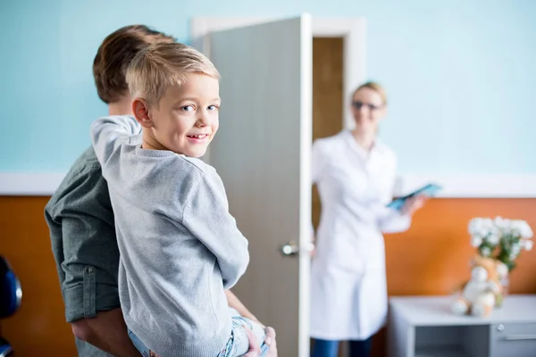 Father and son in hospital — Stock Photo