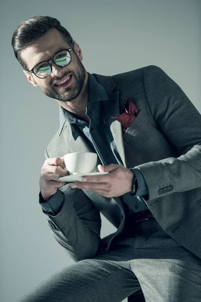 Homme avec tasse de café — Photo de stock