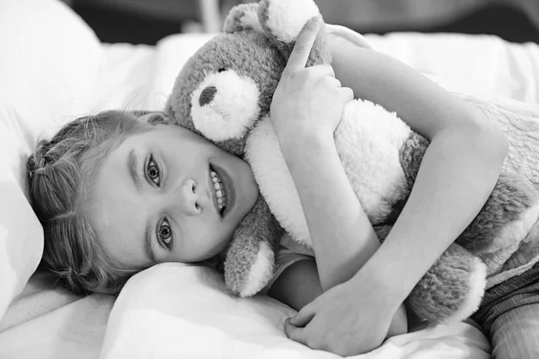 Little girl in hospital — Stock Photo