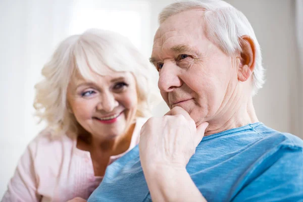 Heureux couple aîné — Photo de stock