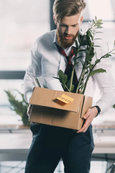 Jovem empresário demitido — Fotografia de Stock