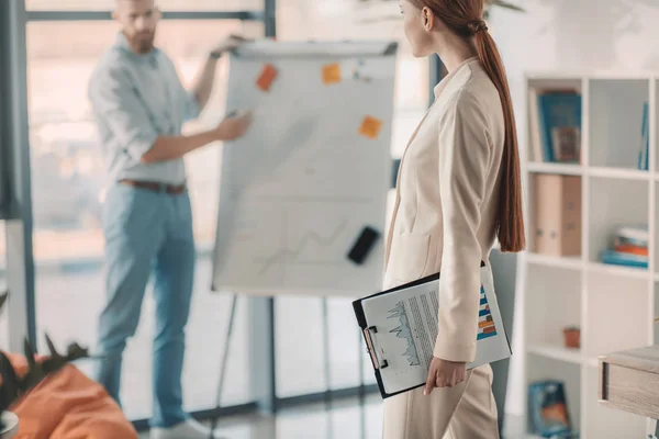 Business people discussing project — Stock Photo