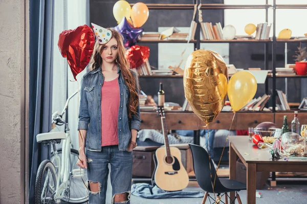 Mujer joven después de la fiesta — Stock Photo