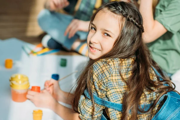 Enfants mignons peinture — Photo de stock